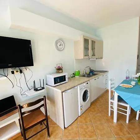 Sea View Apartment *