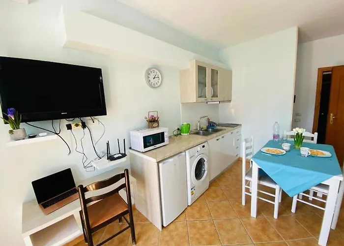 Sea View Apartment *